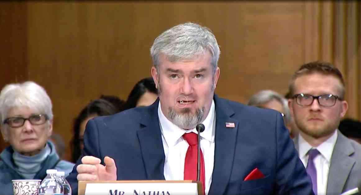 Trump’s FDIC-Chef überdenkt Krypto-Richtlinien, während US-Senatoren Debanking untersuchen trumps-fdc-chef-berdenkt-krypto-richtlinien-whrend-us-senatoren-debanking-untersuchen